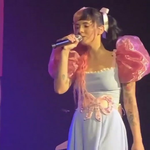 Melanie Martinez singing “sippy cup” at the K-12 tour in 2019 ! 🩷