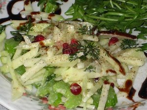 Salade de chou-rave au céleri et pomme
