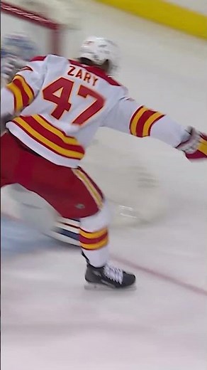 Forecheck, backcheck, goaliecheck? 💪🛑