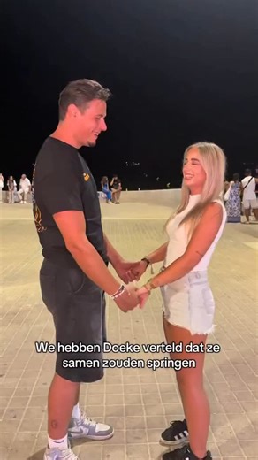 Hij luistert in iedergeval wel 🧡 #shooters #mallorca #nightlife #nederlands #funny #mallorca2025 #proppersopmallorca #zomer | Shooters el-arenal