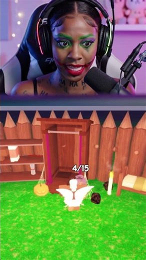 She tried to steal my candies 😱 #roblox #robloxshorts