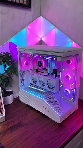 Installed the Lian Li Multi Directional GPU Bracket with PCIe 5.0 #pcbuild #gaming #gamingpc