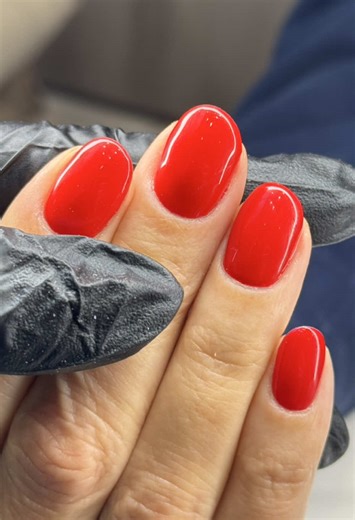 POV : tu prends enfin ton rdv pour ton remplissage gainage gel 💅✨@hemerabaraongles Direction Hemera bar ongles à Lille — LA référence onglerie depuis pas loin de 20 ans 👑 Ici, c’est pas une simple manucure… C’est de la manucure russe experte 🔥 ✔️ Cuticules ultra clean ✔️ Construction gel parfaitement uniforme ✔️ Galbe de l’ongle juste parfait ☑️ couleur posé à la perfection Résultat ? Des doigts plus fins, plus longs… Des mains sublimes, élégantes, ultra féminines 😍 Et ce gainage gel… Une te