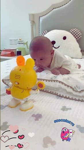 宝宝50天的时候就被夸抬头抬的好，多亏了小兔子 能锻炼抬头 有音乐 会摇摆，可吸引宝宝了，大一点还能引导爬行 宝宝可喜欢啦 #练习抬头的小可爱 #玩具 #baby #rabbit #funny