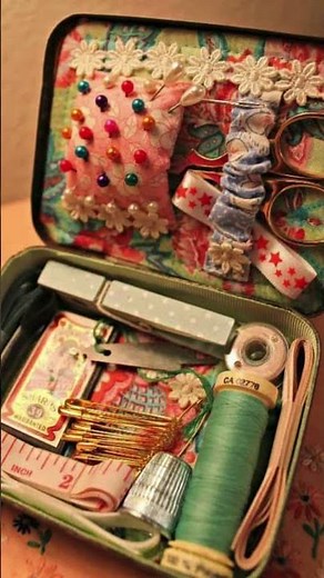How to turn an Altoids tin into a mini sewing kit 🧵#AltoidTinCrafts #AltoidTinDIY #MiniBoxDIY