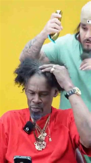 An unforgettable beauty transformation caught on camera.