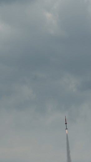 682K views · 8K reactions | A valiant two-stage attempt in Wisconsin a couple of years back with no joy on the sustainer lighting. #rockets #science #DIY #rocketry | Rocket Vlogs | Facebook