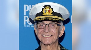 ‘Love Boat’ captain Gavin MacLeod dies at 90