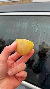 2.2M views · 23K reactions | Instant Mirror Cleaning Hack 勞 #hack #lifehacks #cleaning #cleaninghacks #cleaninghouse | Enjoy Matches fun | Facebook