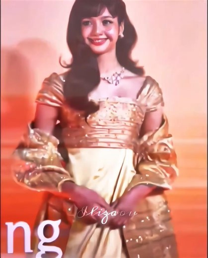 I'm so late but Lisa look like a princess #blackpink #lisa #kpop