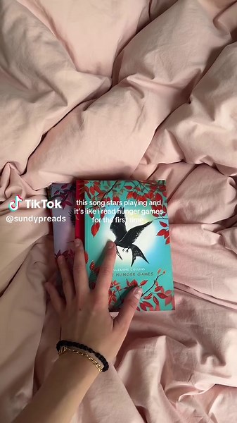 Exploring The Hunger Games: A First-Time Reader's Journey