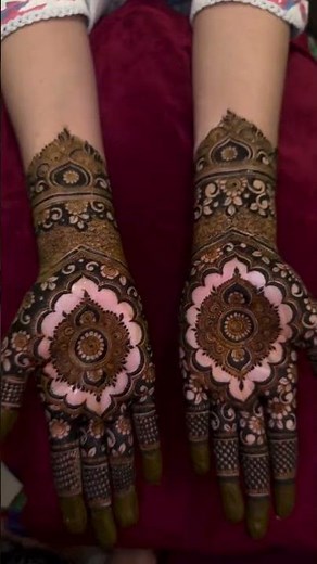 The Mandala Magic: Ek nayaab aur gehra design. #mehndi #hennadesigns #easymehndidesign #mehndidesign