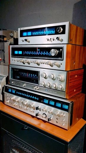 Vintage Hi-Fi Stereo Receiver
