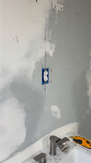 Kishawns Home Improvement on Instagram: "Fixing a electrical socket, the entire box took it out the wall"