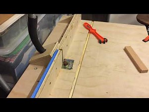 Flush trimming at the router table