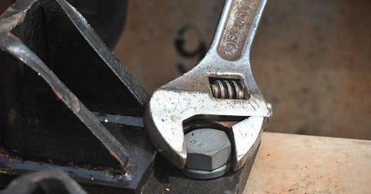 5 astuces pour desserrer vis et écrous bloqués