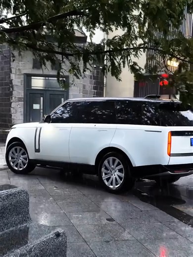 Explore the Best Luxury Range Rover Models