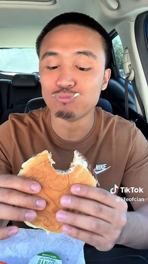 What? A burger?🍔 #fyp #foodie #fastfood #fypシ #review #foodtiktok #texasfood #mukbang #whataburger #foodasmr