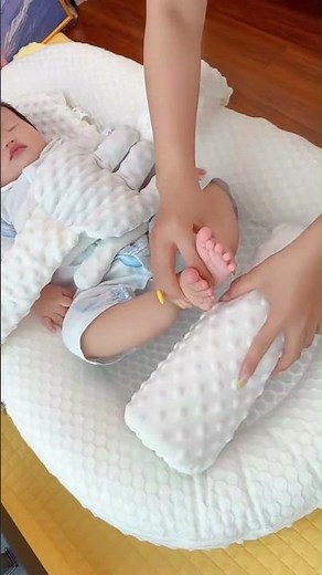 ✅ Dual Arm Cuddle Support Baby Anti Roll Pillow – Parents Finally Relax ( # 3092 )