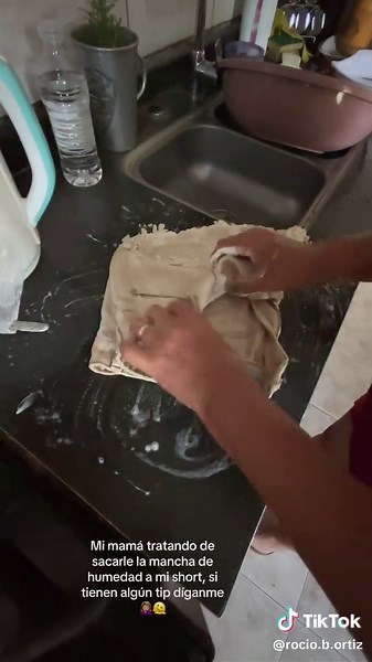 Cómo quitar manchas de humedad en la ropa