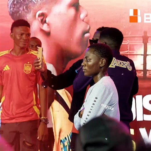 Uma Batalha de Rima Sem Sentido