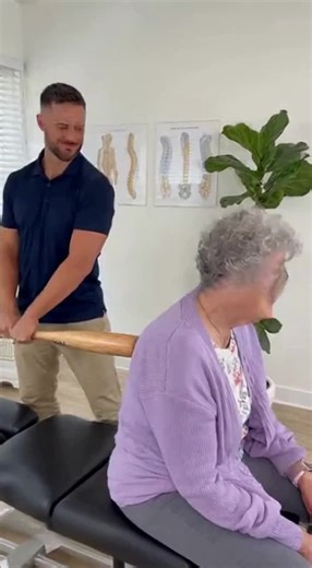 #chiropractor #lady #funny #viral #shorts