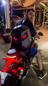 Dieser Ritterrucksack mit Augen ist perfekt für Motorradfahrer !!! 😱 | Ich bin Barone