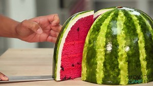 EVERYTHING is better when it’s actually CAKE!🍰😋 Check out my newest compilation📹👀 over on 👣Step By Step👣!! It’s right here 👉🏽 http://bit.ly/SxSUnbelievableCakeFB 👈🏽 - - - - #HowToCakeIt #HTCI #CakeDecorating #Baking #BakingLove #Cakespiration #nailpolish #watermelon #watermeloncake #turkey #handbag #burger | How To Cake It