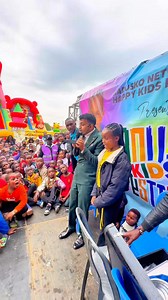 🍬✨ What looks like an EMPTY box suddenly overflows with SWEETS! 😱🎩Is it real magic or just an illusion? Watch closely 👀👇🔥 Don’t blink — you might miss the secret!😂 Tag a friend who would eat all the candies!💬 Comment what you think happened here…#Magic #Illusion #ViralVideo #MindBlowing | Leswaa Chell