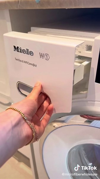 Save/favorite this video for the next time you go to wash your microfiber! #howto #cleaninghowto #microfibercloth #microfiber #cleaningtips #cleantok #goodtoknow #tipsandtricks #cleaninghacks #viraltiktok