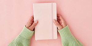 20 Gratitude Journaling Prompts To Improve Stress, Anxiety and Sleep