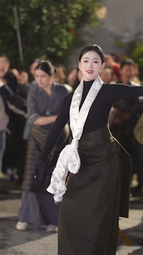 LiLi, charming Tibetan dance beauty❤️