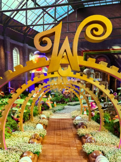 Step into a world of pure imagination when the gates of the Chocolate Factory reopen this Fall. WONKA'S THE GOLDEN TICKET, a new Netflix reality competition series, arrives on September 23.
