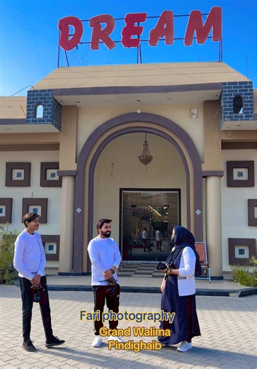 Professional Female Photographers for Grand Events