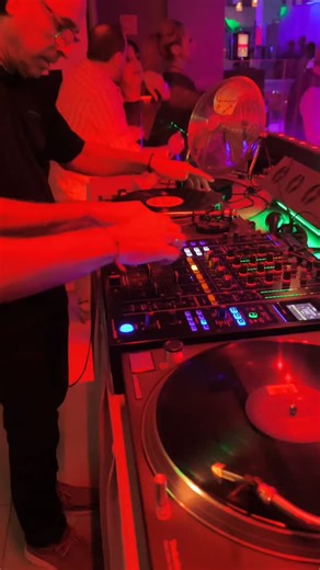 📀 Giran de nuevo los vinillos en JANGO XL Esto es Analogical Return 🔊 Estamos de Supertardeo 🕺 | Jango XL