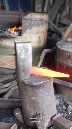 28K views · 413 reactions | Man With Amazing Forging Skill #blacksmithing #bl #skills #Amazing #diyknives #homemade #handmade #diy | METAL WORKS | Facebook