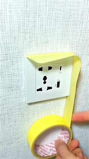 Multi-socket panel supports global plugs and USB charging