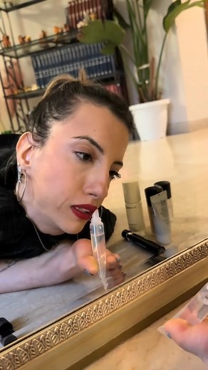 Nuova combo labbra con @maccosmetics 👄 Matita beet Rossetto 691 ruby woo Lipglass • #makeup #disabilitytiktok #inclusione | IroNadia