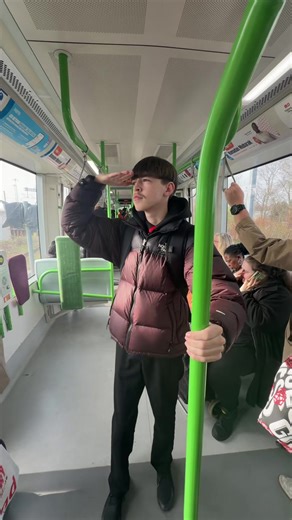 Hold on, mate! A little chat