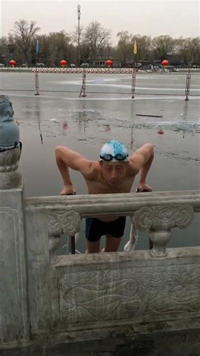 Hu Ge's Iron Handrail Workout: Building Muscles in 2018! Fitness Celebrity