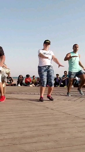 هوسا للرقص الرياضي ١٨٣ مدرب معتمد ١٢ دوله آلاف الممارسين ملايين المتابعين انضم إلينا الان | Hawssa Dance Fitness