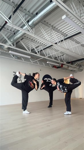 Revolving Door Dance Tutorial by Tate McRae