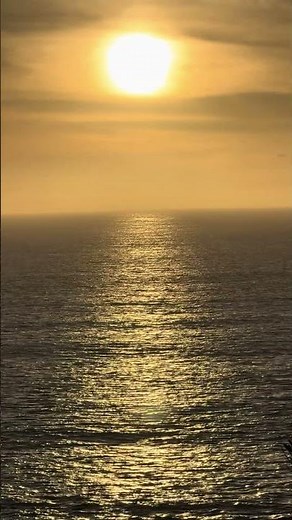 "Golden Sunset Over the Ocean | Breathtaking Beach Scenery & Relaxing Waves"