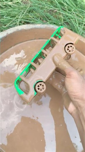 Cleaning a small bus toy ASMR Sastisfying mud