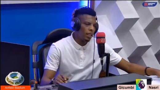 #EPL Liverpool vs Man City Kajugujugu 🚁 @mahoronasri yigize IShowSpeed kuri uyu mukino. @benjamin_gicumbi ahugiye mu mwitozo kugira ngo awubagezeho ameze neza. 📻 89.7 | 90.1 FM Dukurikire no kuri YouTube channel yacu ⤵️⤵️⤵️ https://www.youtube.com/live/3PX0Llxp8pM?si=swqvxxHkWCCfujYj Ni nde uha amahirwe yo gutahana amanota 3? | B&B Kigali 89.7FM