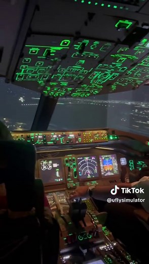 Flying a B777-200LR at Night in Tokyo | Ufly Simulator Experience