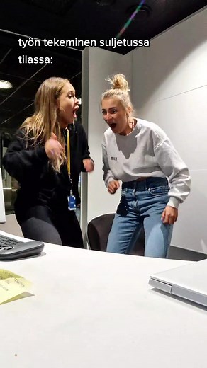 työnteon kannalta ajalla ei oo niin väliä, mut paikalla on 🙂🙏🏼 #onnenionolla
