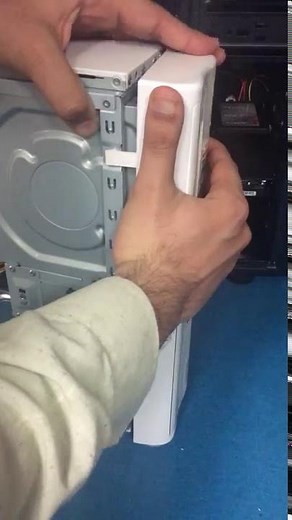 フロントパネルの開け方