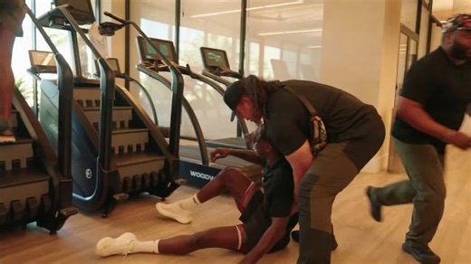 Oh no! Athletes can’t keep up with world renowned ultramarathoner, what a shocker to learnSeriously why are fighters even training with him it’s not even close to applicable to what they do