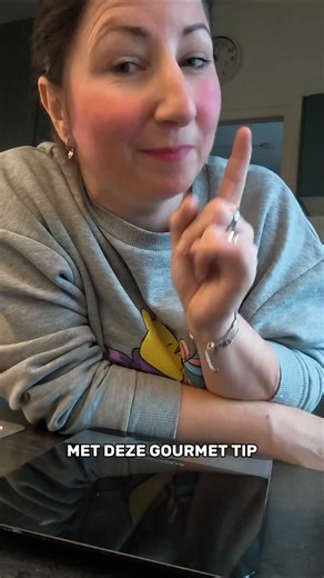 Minke van Kuijen on Instagram: "Toen ik mijn video over gourmetten on a budget uploadde kreeg ik wat opmerkingen over pannenkoeken. Little did they know dat ik daar ook vast een video over had gemaakt. 🤪 Dus here we go! Ik had er eigenlijk op gerekend dat er wel weer een supermarkt met een mini flesje pannenkoekenmix zou komen, gelukkig gebeurde dat niet maar ik wilde deze video toch niet overslaan!"